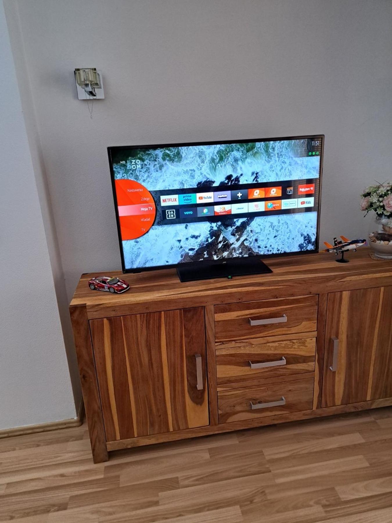 Apartament In The Center Of Poprad-Free Parking Exterior foto