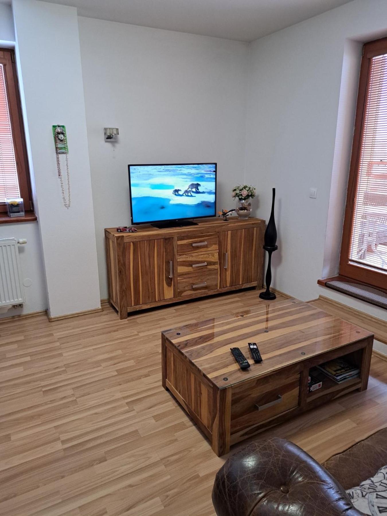 Apartament In The Center Of Poprad-Free Parking Exterior foto